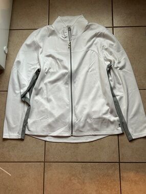 ALO Yoga White Full-Zip Utility Jacket with Gray Panels